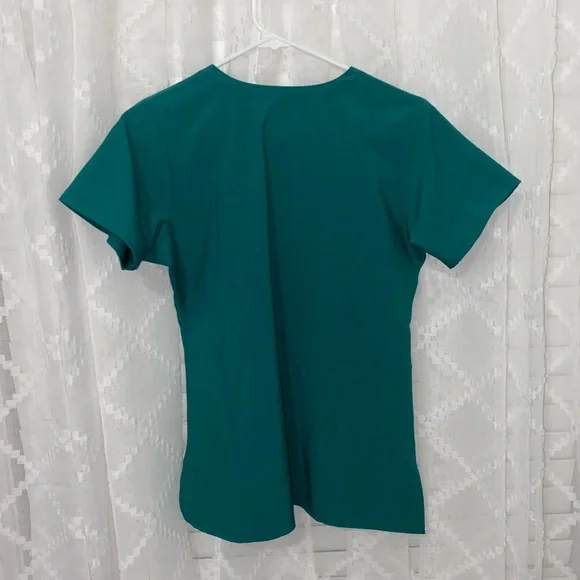 NWOT Hunter Green Scrub Top - Picture 3 of 3